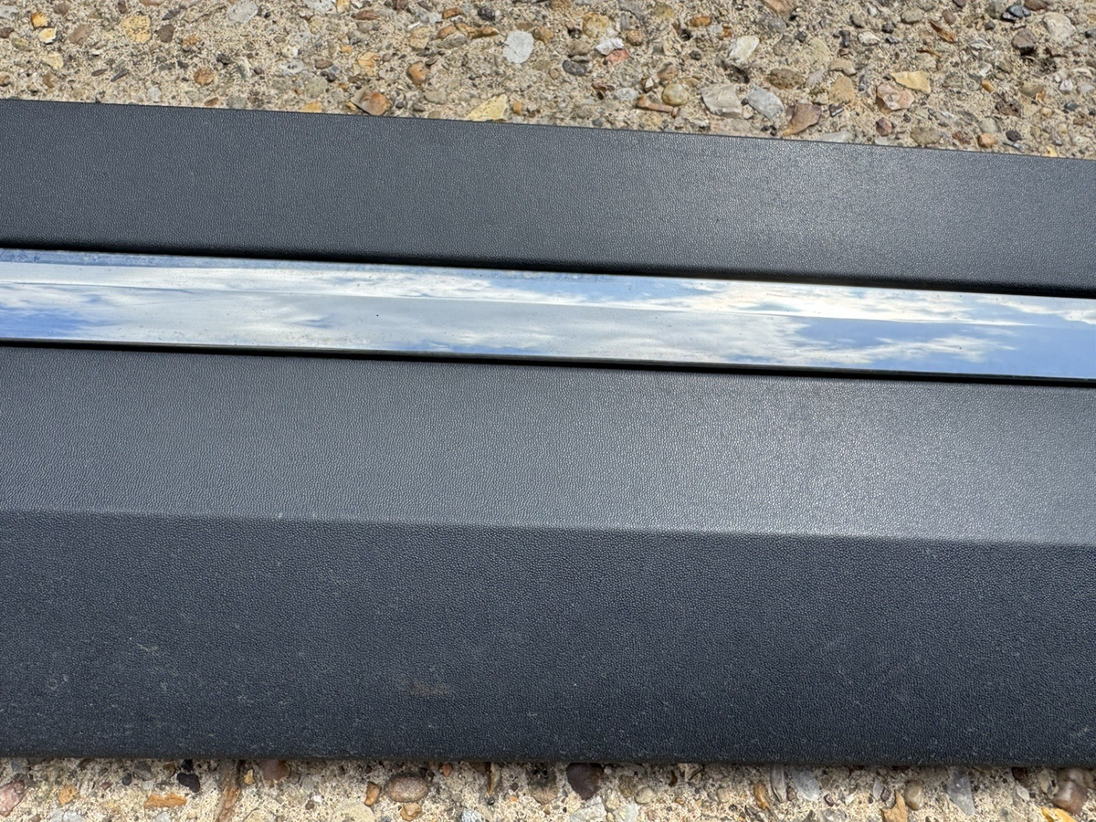 Mercedes GLA H247 Front Right Door Moulding 2020 ON A2477271501 Genuine