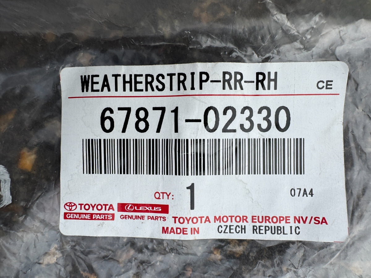 KARET PELIPIT PINTU, PINTU BELAKANG, RH Original Toyota Corolla Hybrid 67871-02330