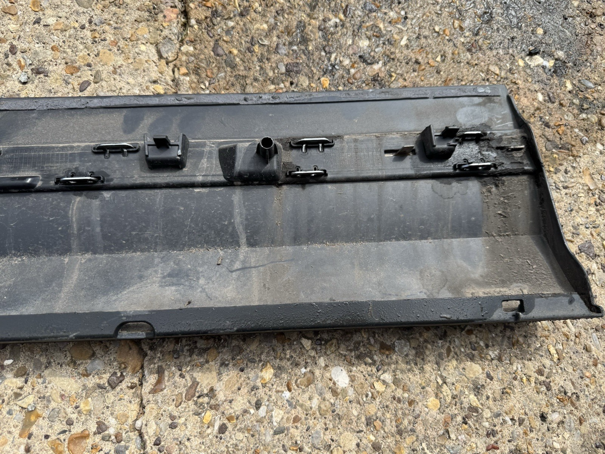 Mercedes GLA H247 Front Right Door Moulding 2020 ON A2477271501 Genuine
