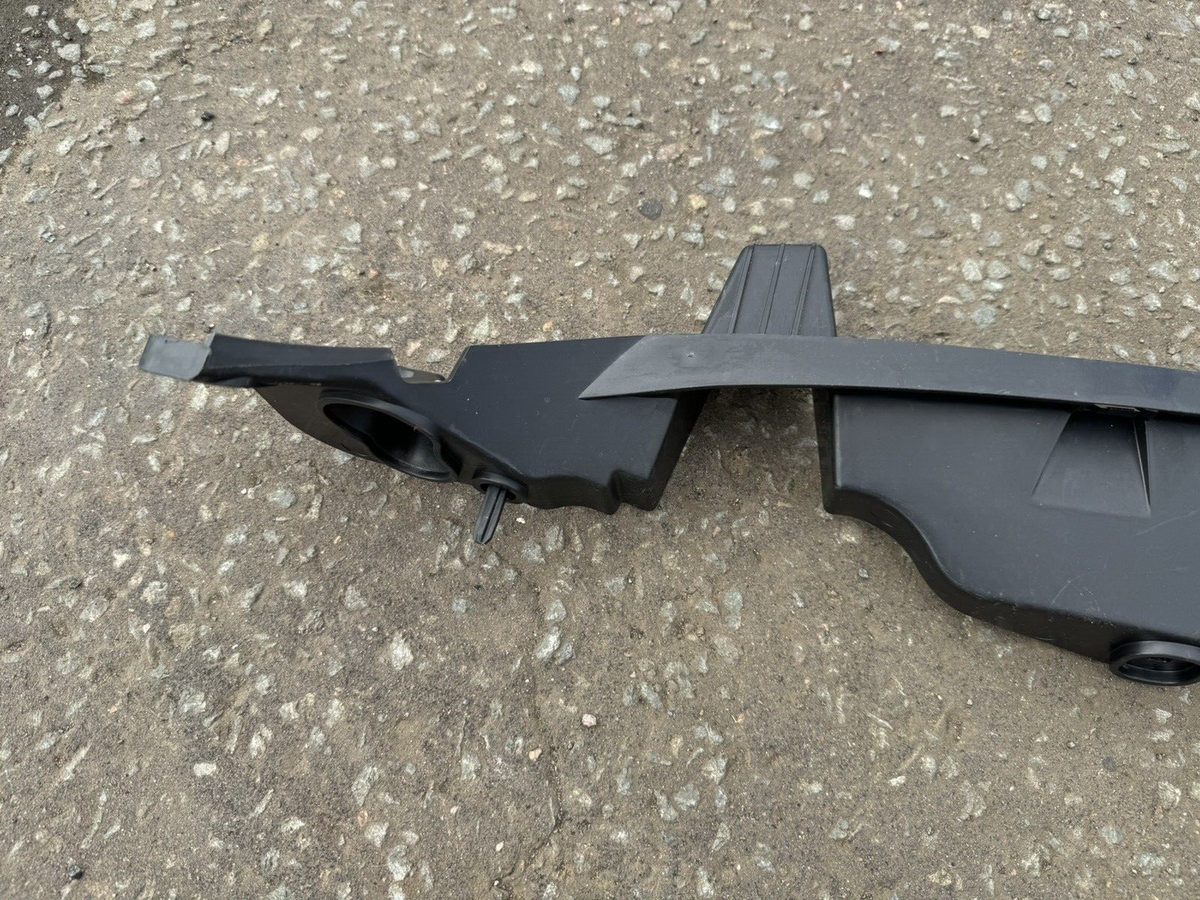 BREKET BUMPER BELAKANG JAGUAR F PACE X761 2015 onwards HK8317E855AE