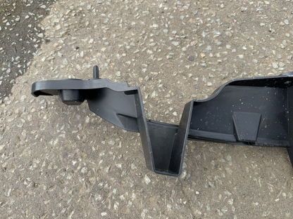 BREKET BUMPER BELAKANG JAGUAR F PACE X761 2015 onwards HK8317E855AE