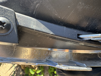 KIA Sportage 2022 Left front fog light trim grill 86661R2CA0 DOD2776