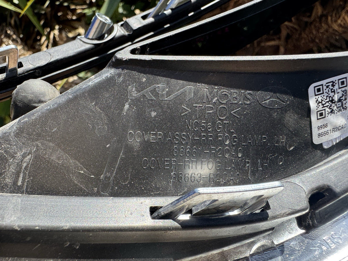 KIA Sportage 2022 Left front fog light trim grill 86661R2CA0 DOD2776