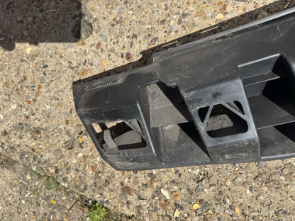 8x0.807.385 audi bumper trim 2009 on