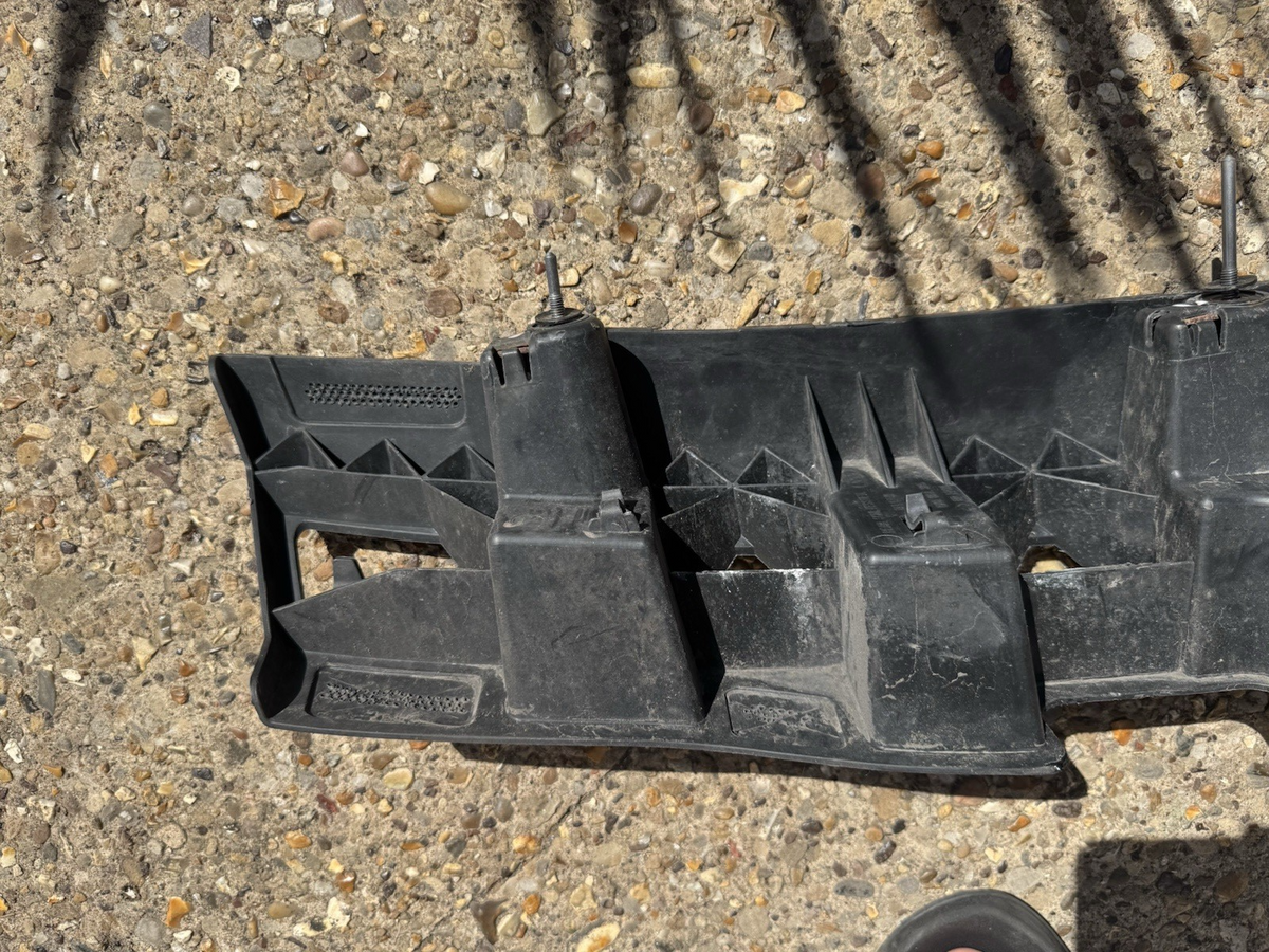8x0.807.385 audi bumper trim 2009 on
