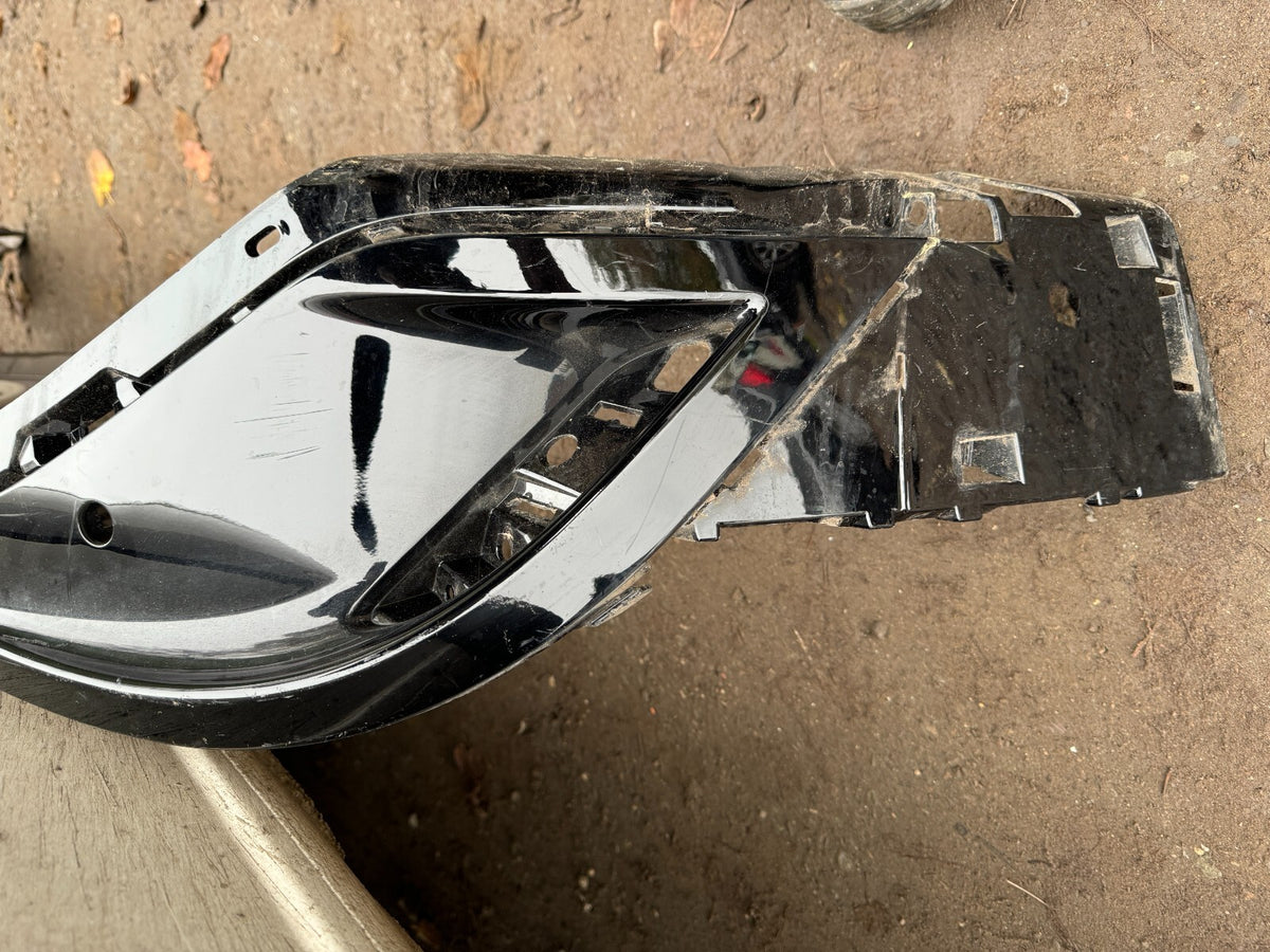 2023 Jaguar F Pace X761 Bumper Belakang Bagian Tengah Bawah 2020 ke atas MK83-17C774-AW