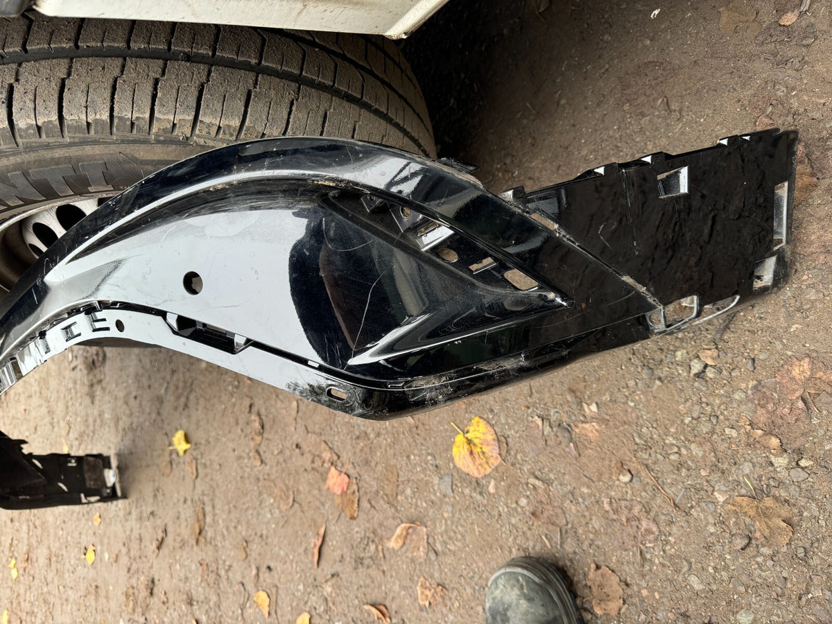2023 Jaguar F Pace X761 Bumper Belakang Bagian Tengah Bawah 2020 ke atas MK83-17C774-AW