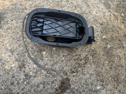 damaged 2019- RANGE ROVER L460 FUEL FILLER DOOR GAS LID FLAP m8e2-27936