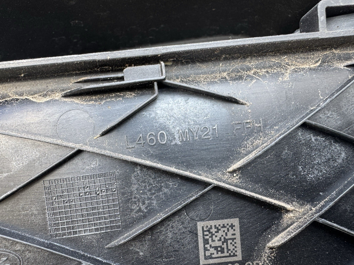 damaged 2019- RANGE ROVER L460 FUEL FILLER DOOR GAS LID FLAP m8e2-27936