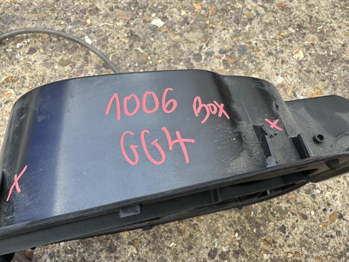 damaged 2019- RANGE ROVER L460 FUEL FILLER DOOR GAS LID FLAP m8e2-27936