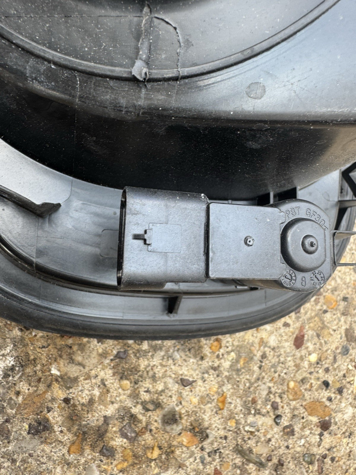 damaged 2019- RANGE ROVER L460 FUEL FILLER DOOR GAS LID FLAP m8e2-27936