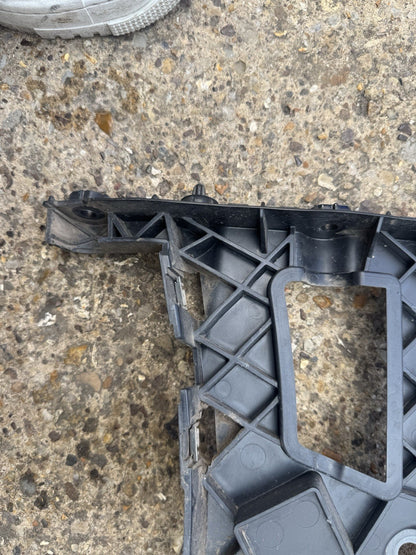 Jaguar F Pace X761 Rear Bumper Left Side Bracket HK83-17B931-AE Genuine