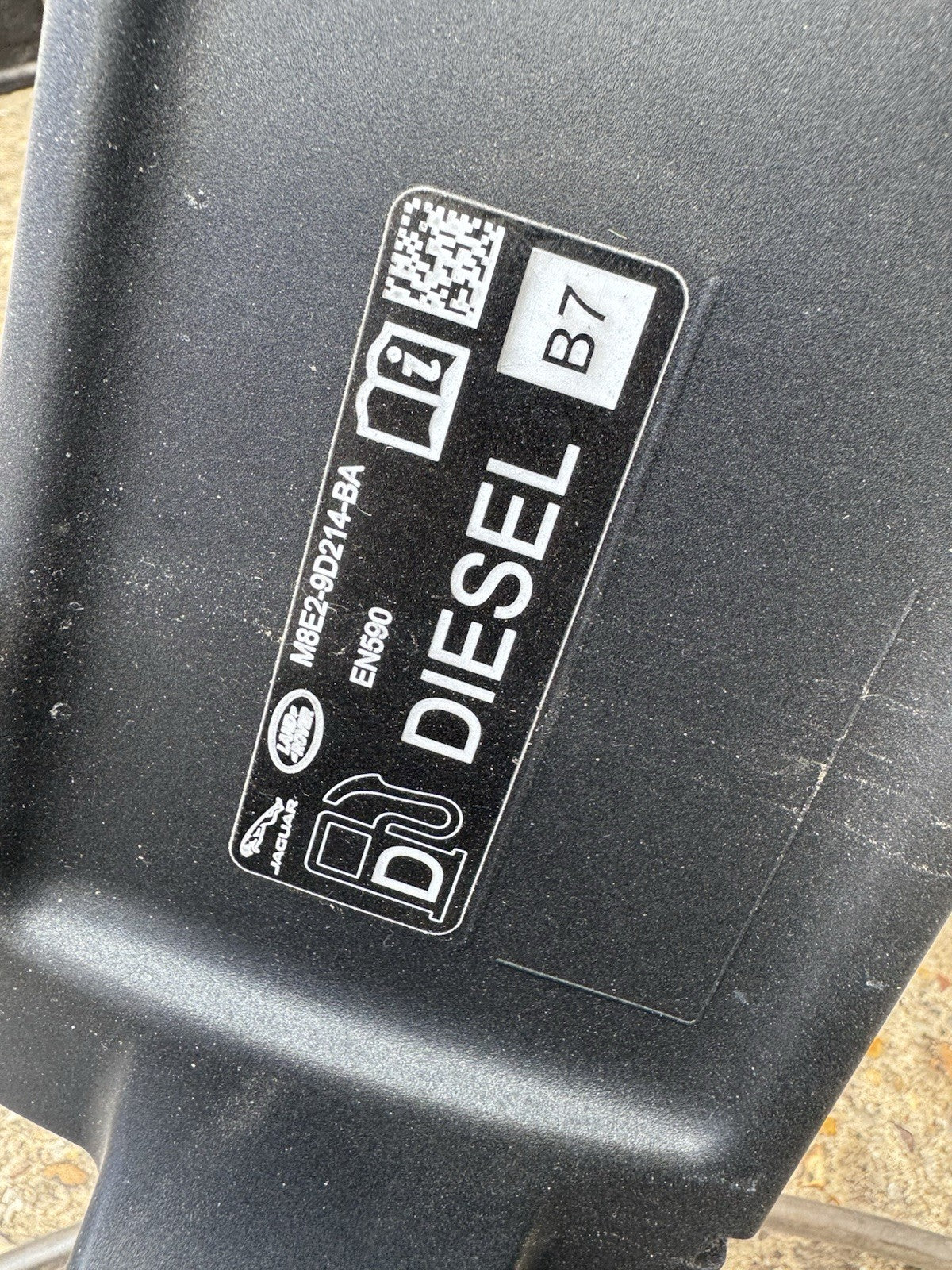 damaged 2019- RANGE ROVER L460 FUEL FILLER DOOR GAS LID FLAP m8e2-27936