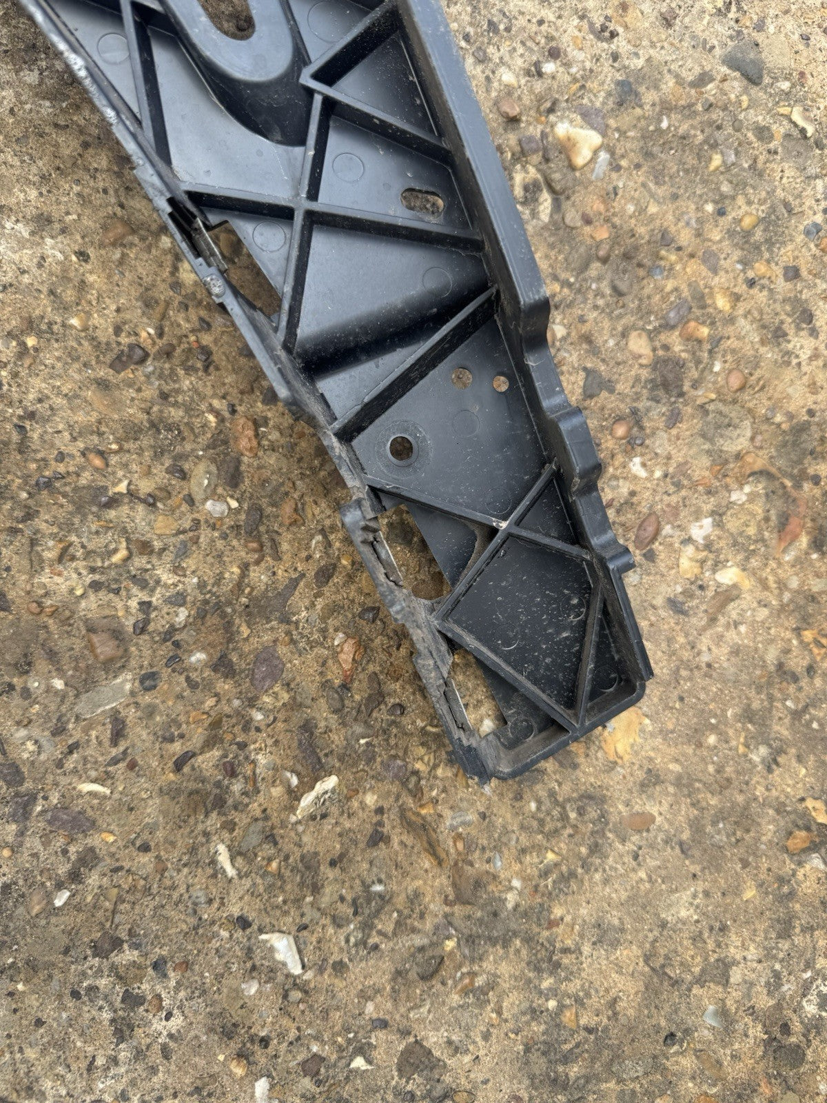 Jaguar F Pace X761 Rear Bumper Left Side Bracket HK83-17B931-AE Genuine