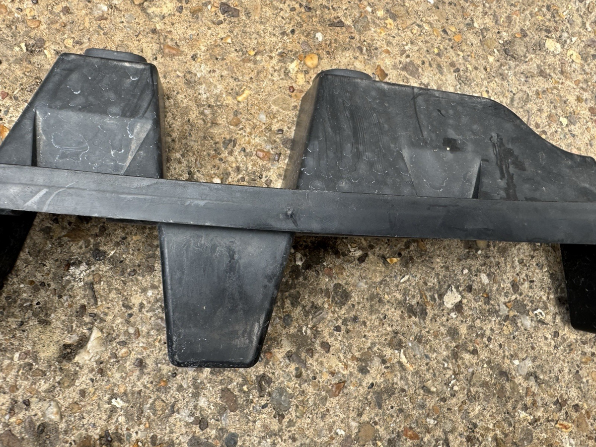 JAGUAR F-PACE X761 Rear Middle Bumper Support  Bracket  HK83-17E855-AE (N235)