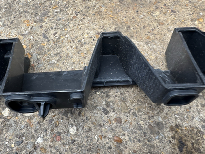 JAGUAR F-PACE X761 Rear Middle Bumper Support  Bracket  HK83-17E855-AE (N235)
