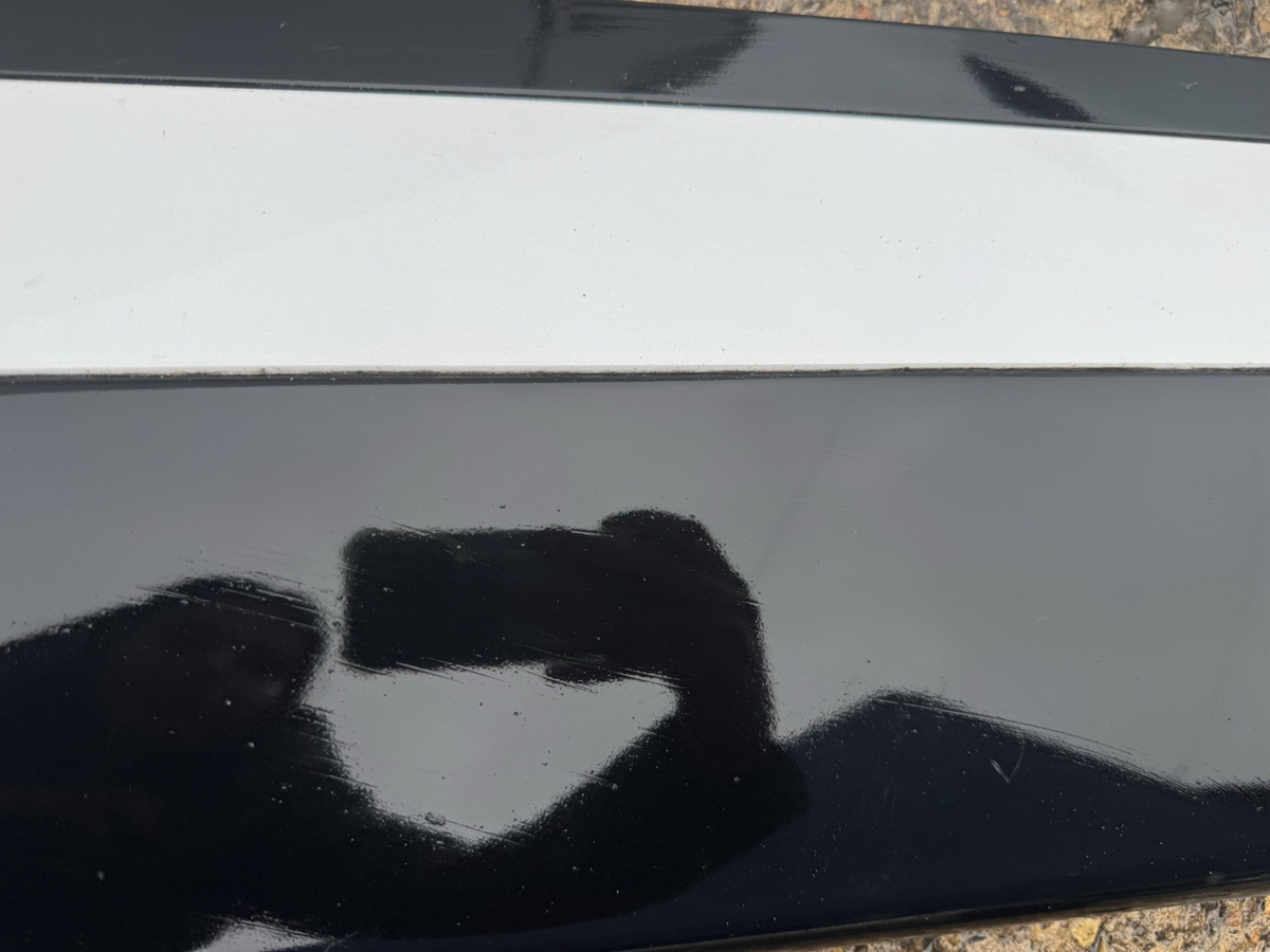 LR RANGE ROVER VELAR L560 Ốp Trang Trí Dưới Cửa Trước Bên Trái J8A2-21065-B 2018