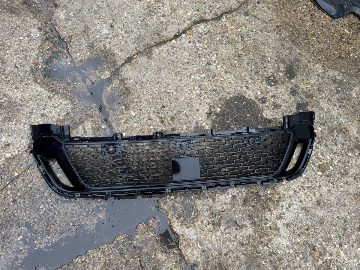 LAND ROVER DISCOVERY SPORT R DYNAMIC 2019 ke atas GRILL BAWAH DEPAN LK72-17F791-F