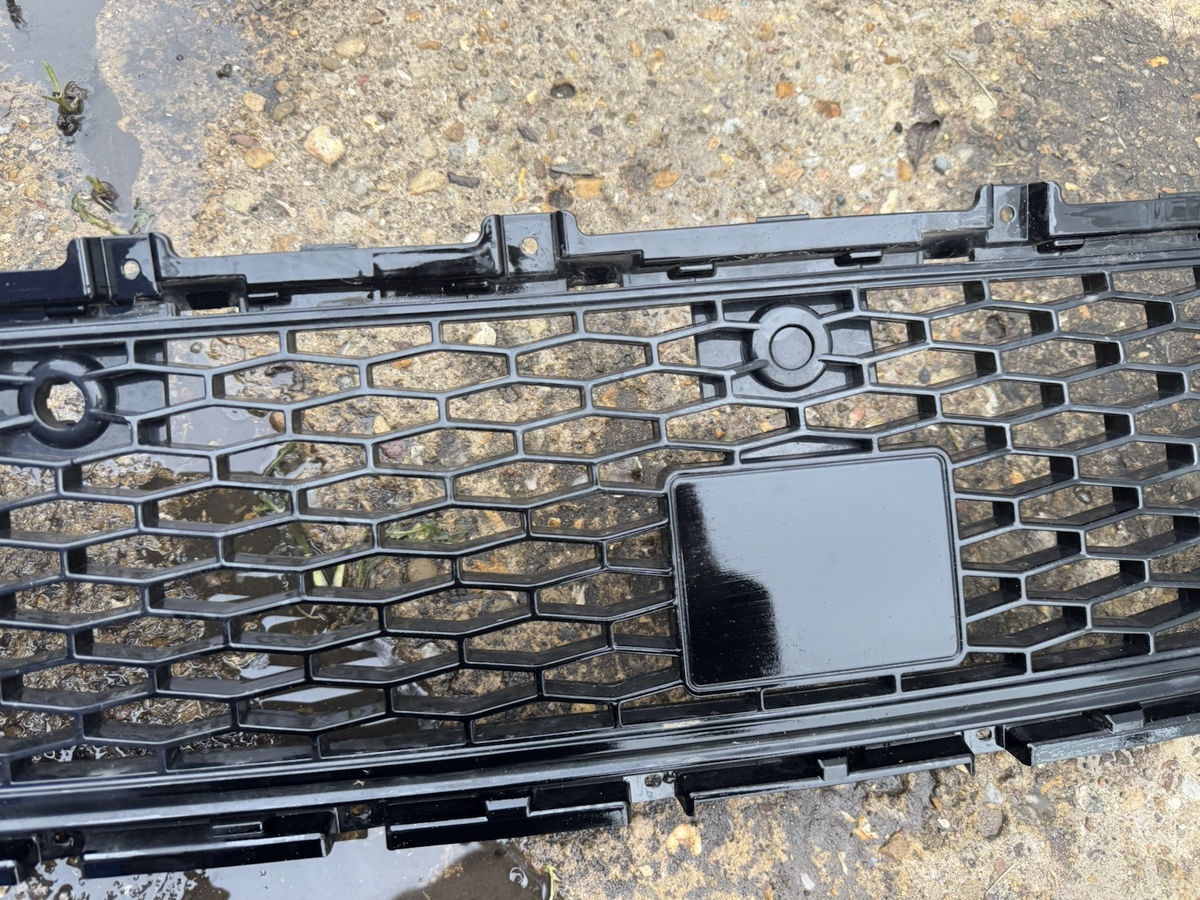LAND ROVER DISCOVERY SPORT R DYNAMIC 2019 ke atas GRILL BAWAH DEPAN LK72-17F791-F