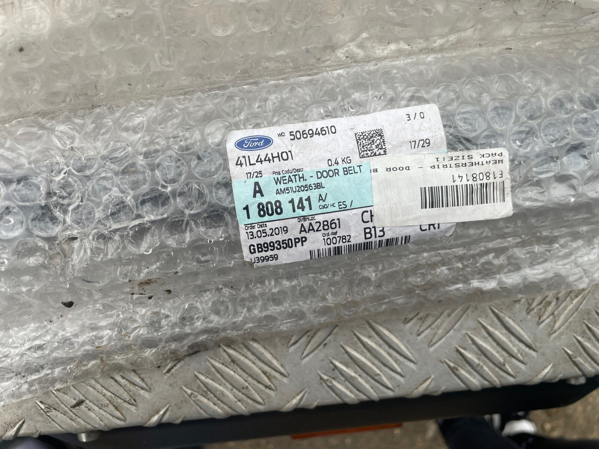 ยางรีดน้ำนอกประตูหน้าซ้ายแท้ Ford C-Max Mk2 Grand C-Max 1808141