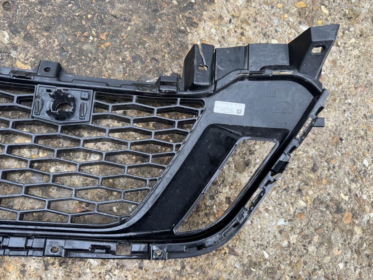 LAND ROVER DISCOVERY SPORT R DYNAMIC 2019 ke atas GRILL BAWAH DEPAN LK72-17F791-F