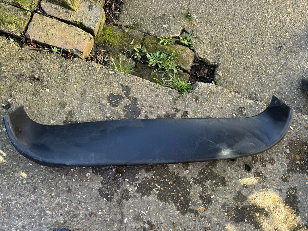 Peugeot 308 Tailgate Boot lid Window Glass Trim Cover 9801908877 AMD153971