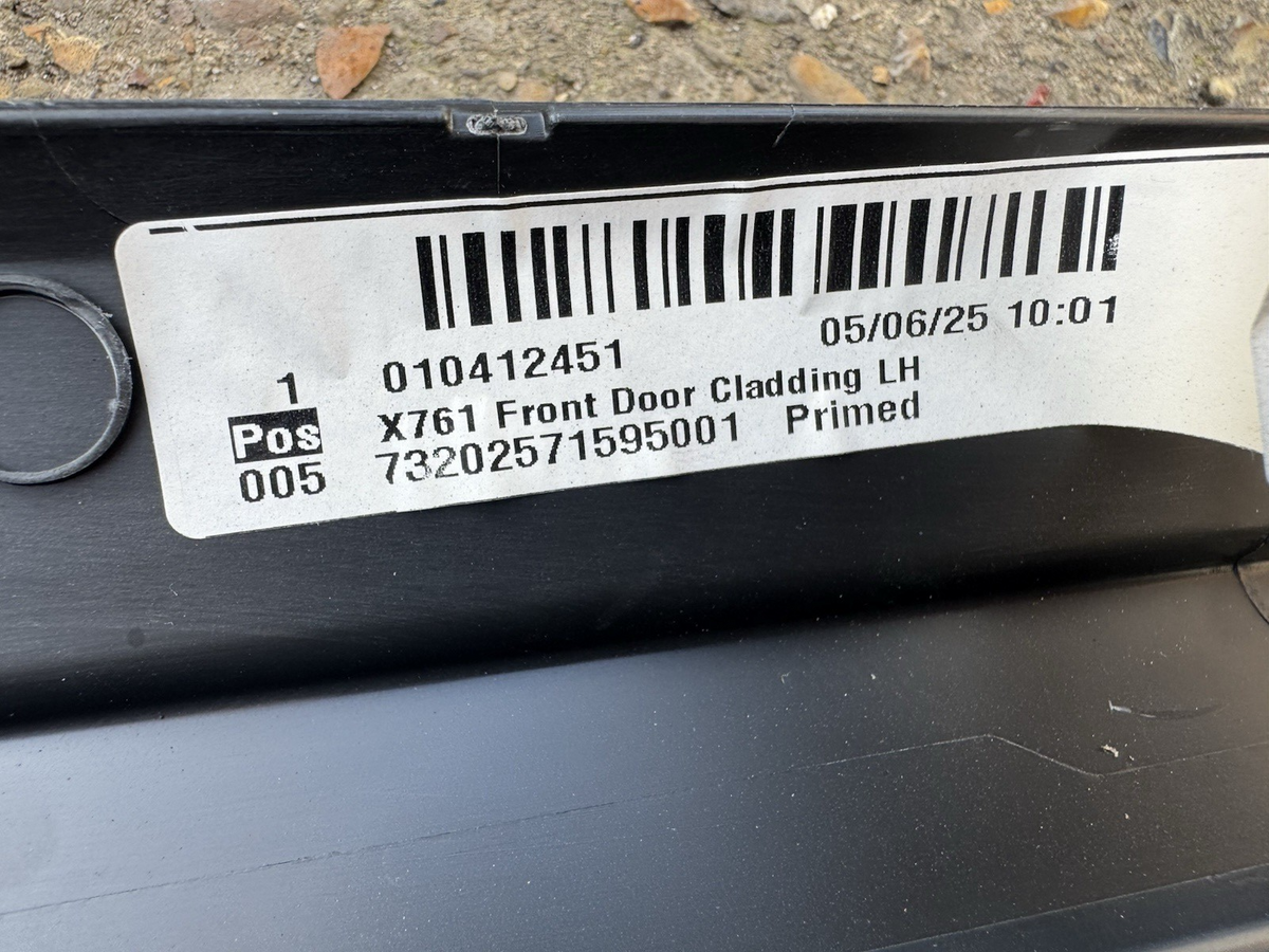 ỐP DƯỚI CỬA TRƯỚC TRÁI JAGUAR F-PACE CHÍNH HÃNG X761 HK8M-21065-ABW
