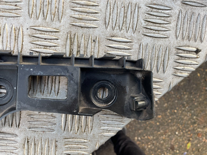 VOLKSWAGEN GOLF MK7 HATCHBACK BREKET BUMPER BELAKANG KANAN DRIVER SIDE 5G6807394B
