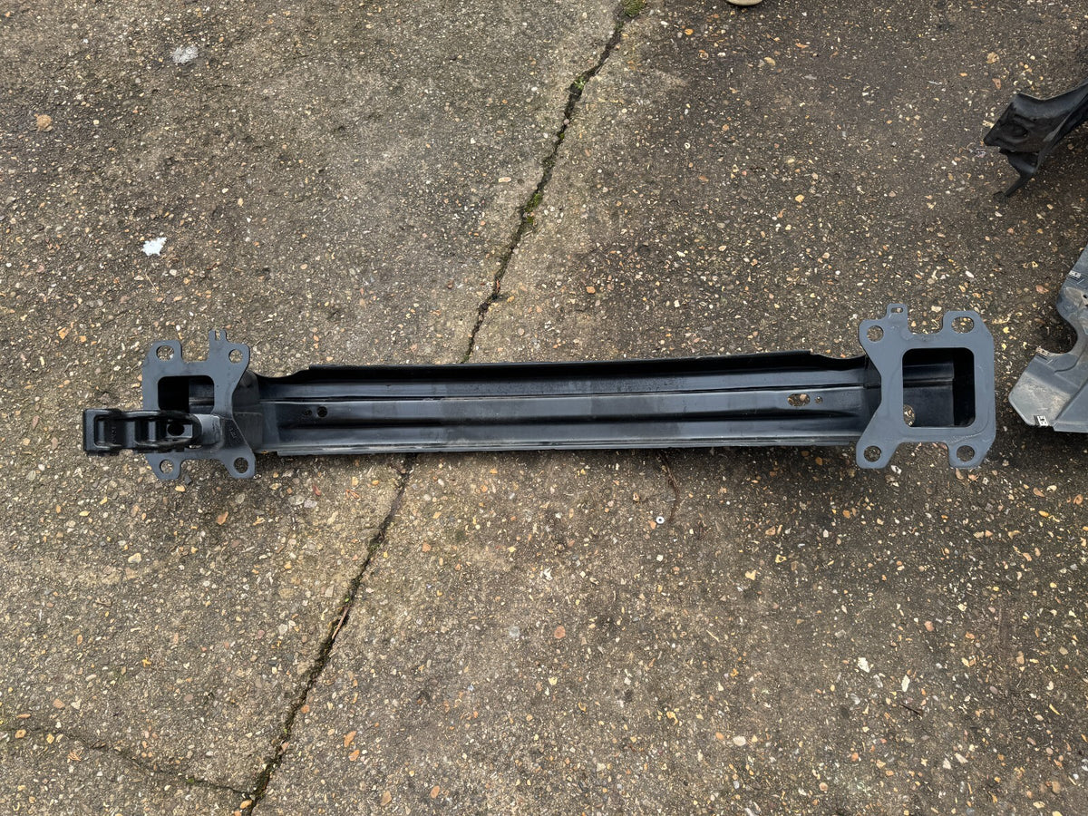 LAND ROVER RANGE ROVER VELAR L560 Cốt Sắt Ba Đờ Sốc Sau J8A2-17906-AE