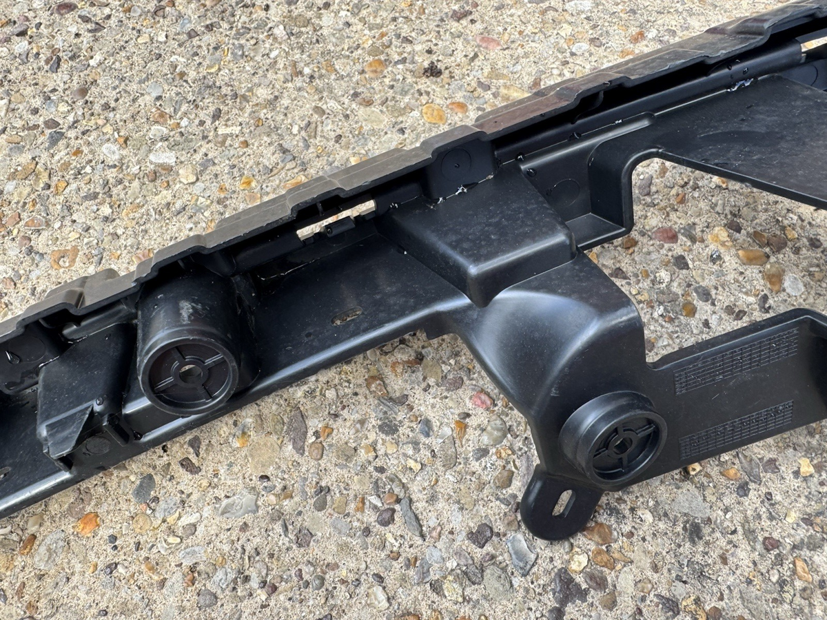 Range Rover Evoque L551 Rear Bumper Bracket 2019 ON K8D2-17E855-A Genuine