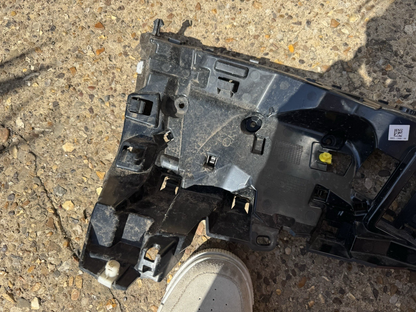 RANGE ROVER VOGUE L460 REAR BUMPER RIGHT BRACKET 2022-ON LR151053 m8e2-17a881