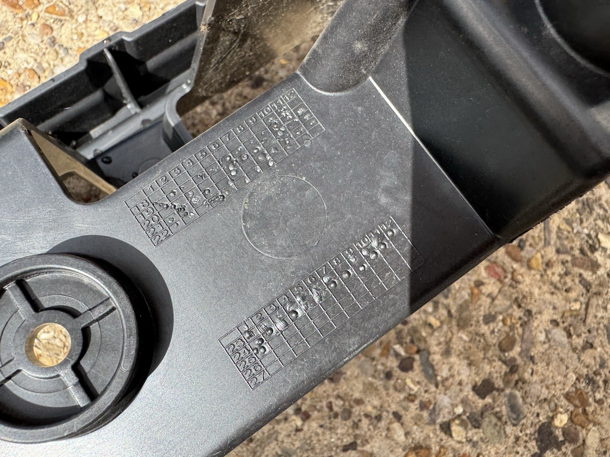 Range Rover Evoque L551 Rear Bumper Bracket 2019 ON K8D2-17E855-A Genuine