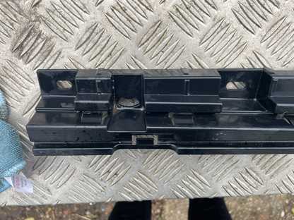 PÁT ĐỠ ỐP SƯỜN TRƯỚC BÊN PHẢI CHÍNH HÃNG BMW M5 F10 7184778 RH