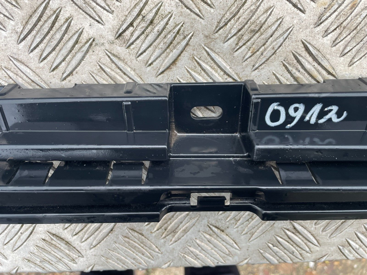 PÁT ĐỠ ỐP SƯỜN TRƯỚC BÊN PHẢI CHÍNH HÃNG BMW M5 F10 7184778 RH