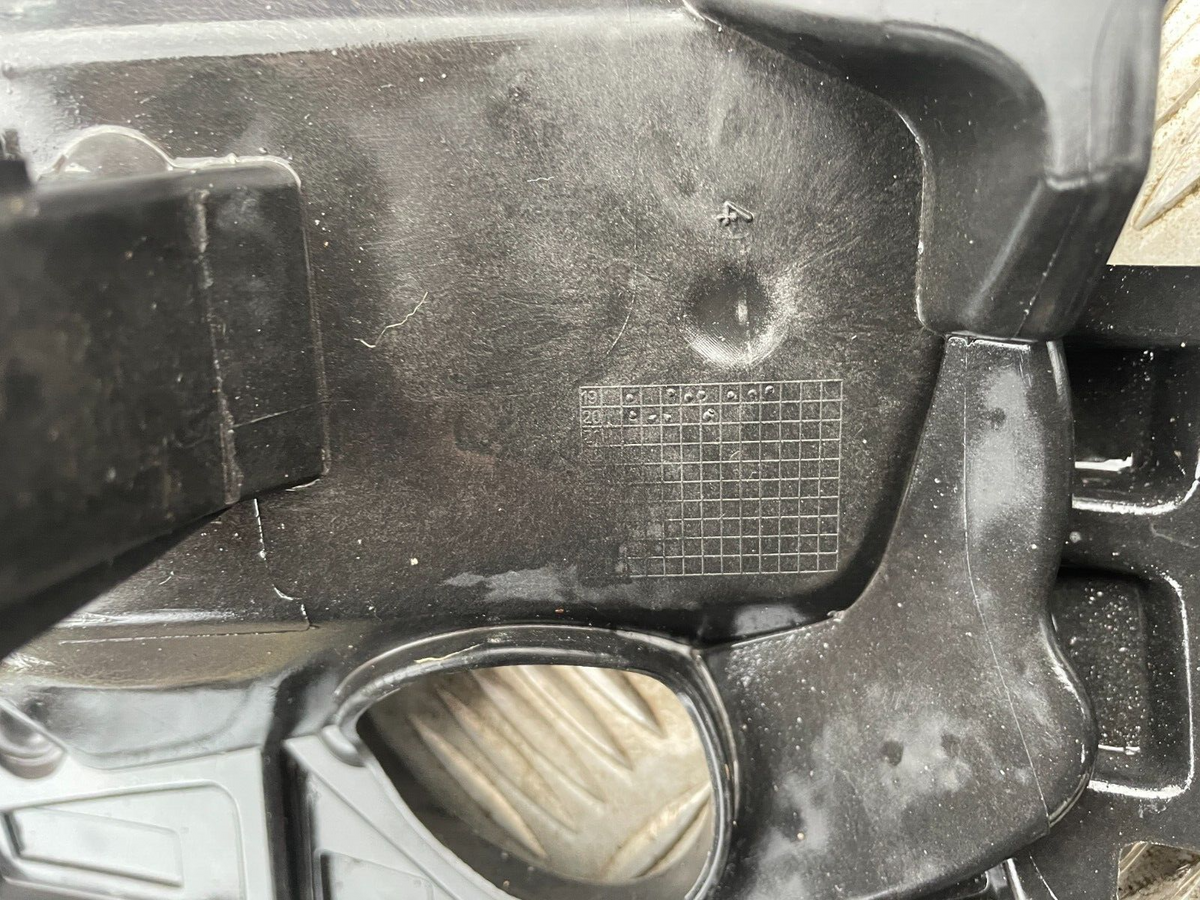Mount Bracket - Volvo (32227397) RH