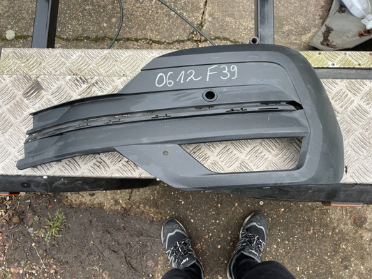 VW CARAVELLE Grille de pare-chocs avant gris foncé
