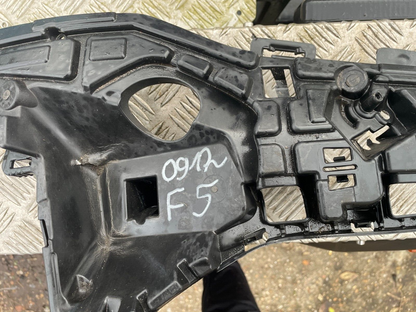 Mount Bracket - Volvo (32227397) RH