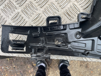 Mount Bracket - Volvo (32227397) RH