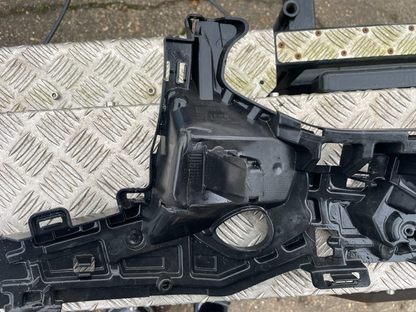 Mount Bracket - Volvo (32227397) RH