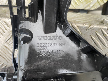 Mount Bracket - Volvo (32227397) RH