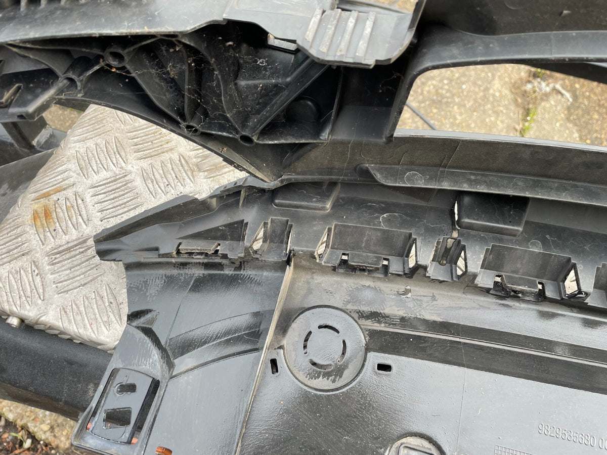 VAUXHALL CORSA F 2019-2024 XƯƠNG TĂNG CỨNG LƯỚI TẢN NHIỆT CẢN TRƯỚC - CHÍNH HÃNG