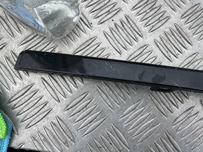 J9D3-17C774 Jaguar OE bumper trim center left jaguar i pace