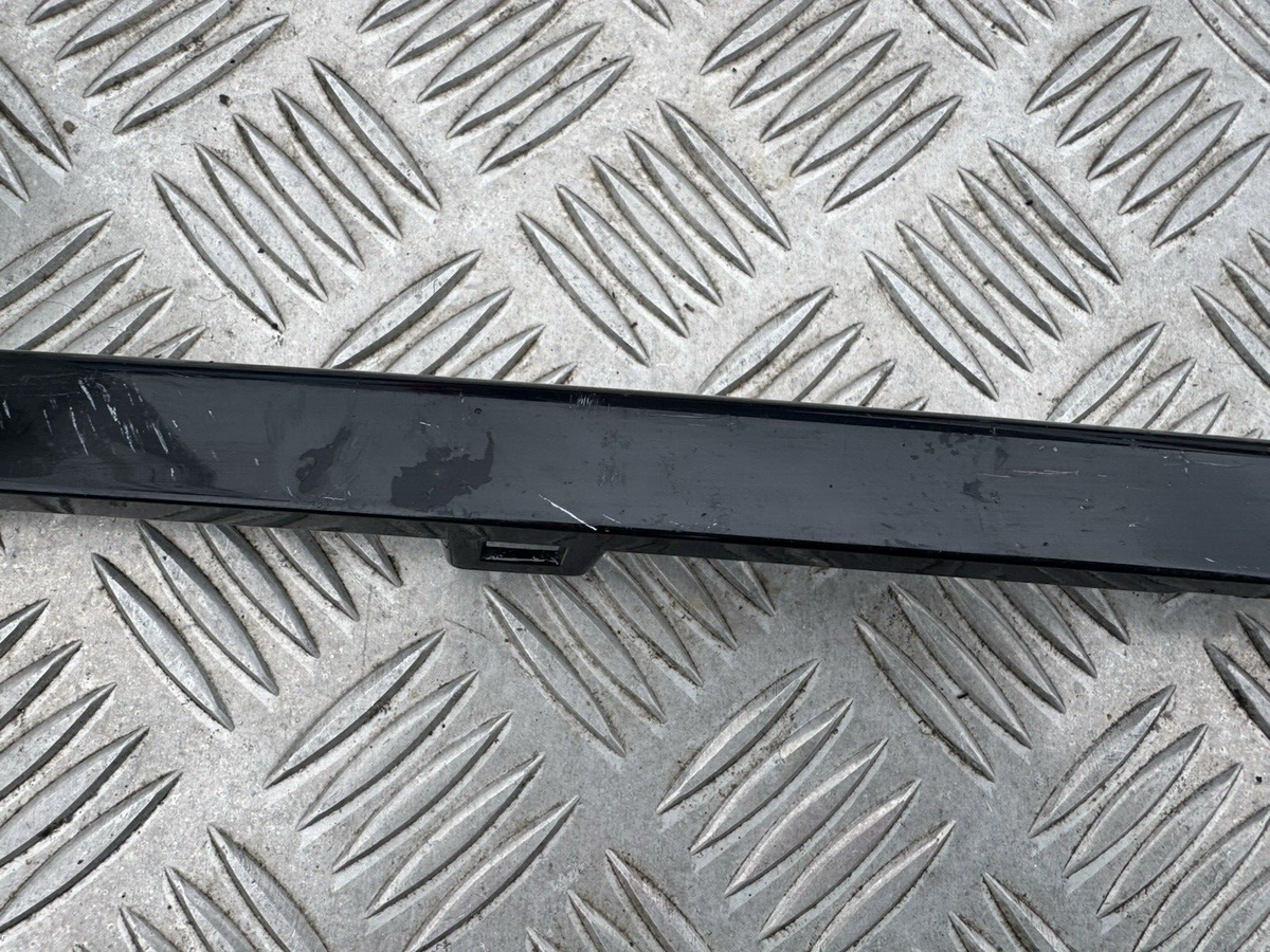 J9D3-17C774 Jaguar OE bumper trim center left jaguar i pace