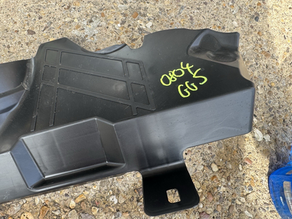 air guide RH inlet range rover l460 vogue 21-on M8E2-16a262