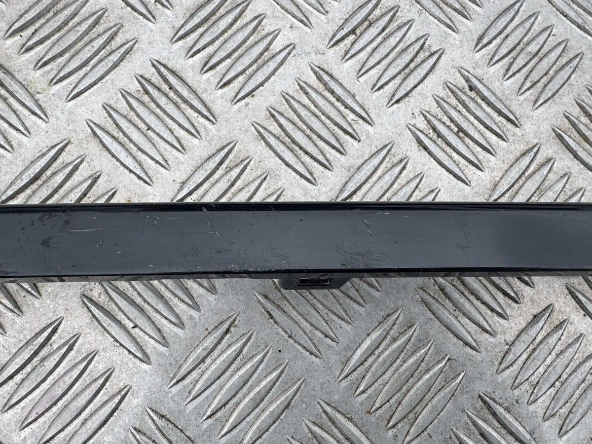 J9D3-17C774 Jaguar OE bumper trim center left jaguar i pace
