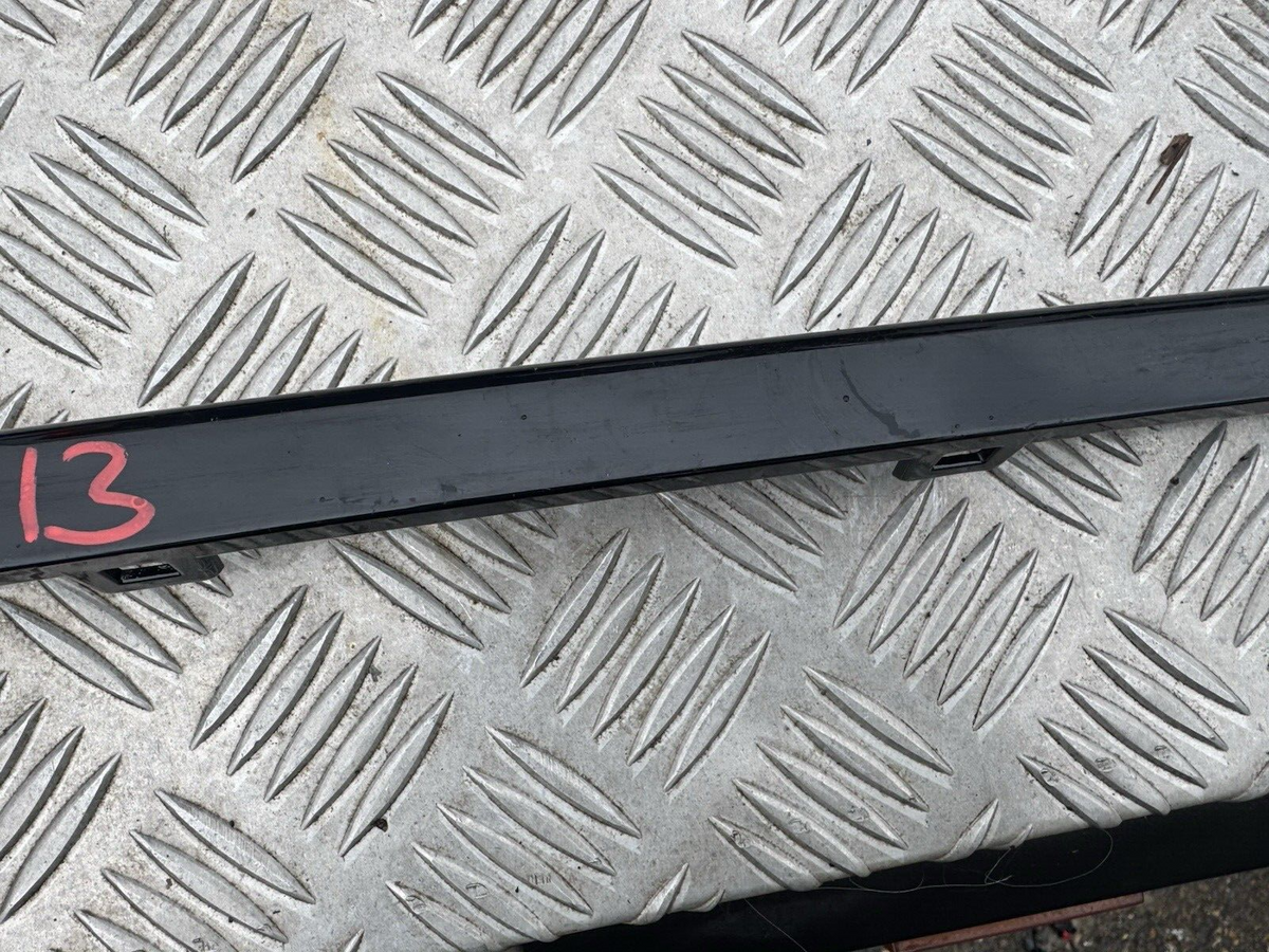 J9D3-17C774 Jaguar OE bumper trim center left jaguar i pace