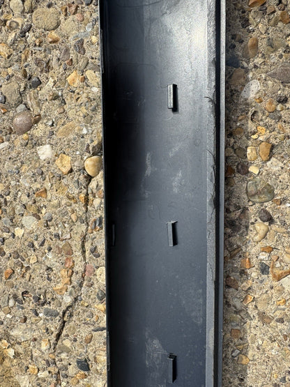 GENUINE RANGE ROVER VOGUE L460 FRONT RIGHT A POST TRIM M8E2-025A52-AC 2022 ON