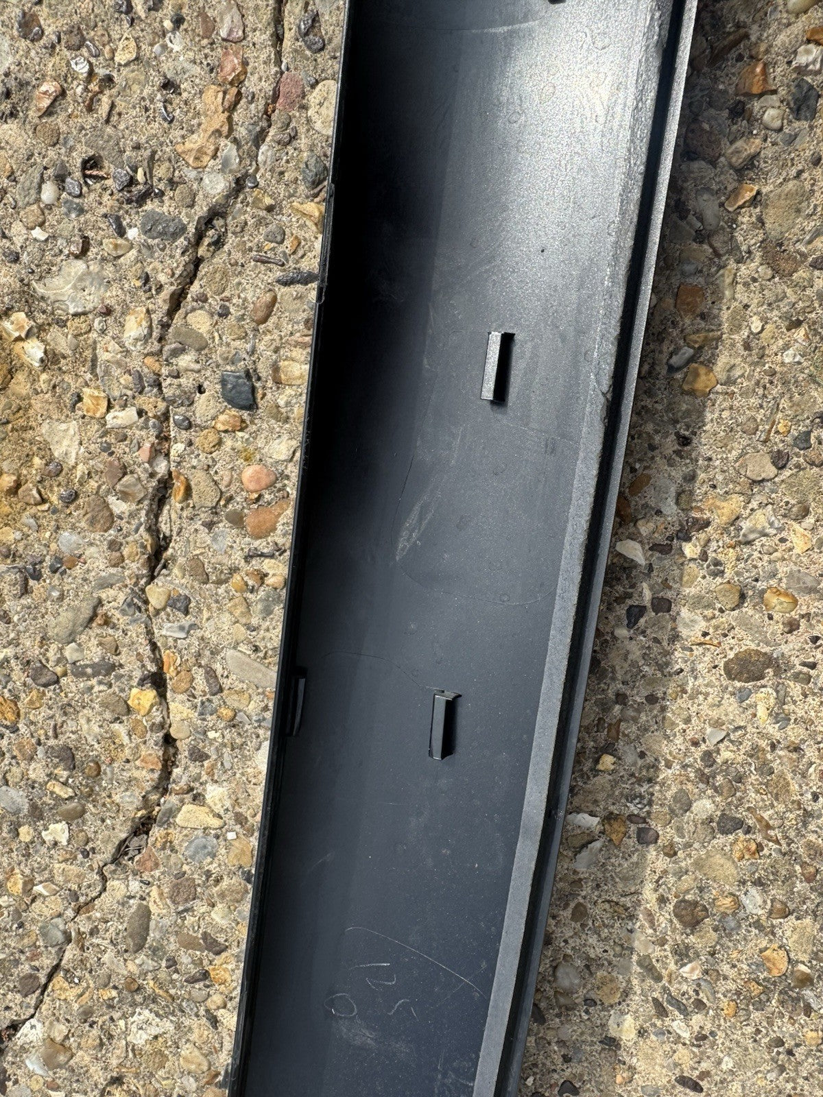 GENUINE RANGE ROVER VOGUE L460 FRONT RIGHT A POST TRIM M8E2-025A52-AC 2022 ON