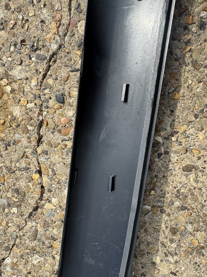GENUINE RANGE ROVER VOGUE L460 FRONT RIGHT A POST TRIM M8E2-025A52-AC 2022 ON