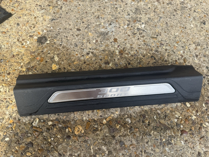 JAGUAR XE X760DOOR SILL COVER KICK PLATE TRIM FRONT LEFT SIDE 2017 GX73-13201-EC